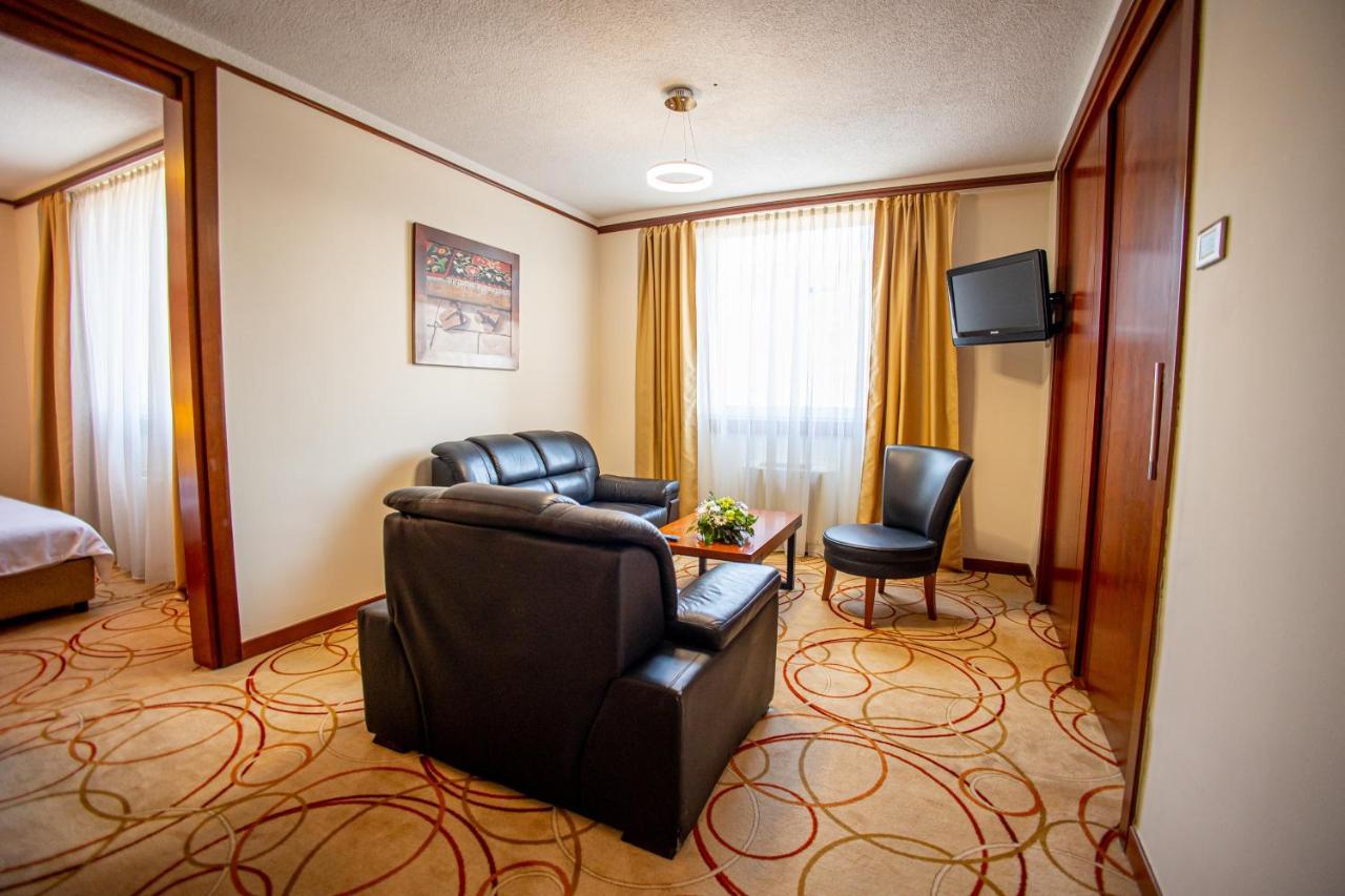 Grand Hotel Tuzla Exterior foto